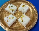 नारळाची वडी (naralachi wadi recipe in marathi) रेसिपी स्टेप 5 फोटो 