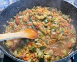 Une image de l'étape 20 de Lentilles corail aux saucisses, légumes, pistaches et coriandre.