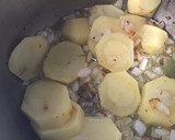 Foto del paso 3 de la receta: Bacalao con pimiento choricero, patatas y fideos