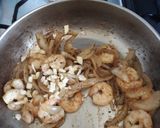 Foto del paso 3 de la receta Salsa blanca con camarones y champiñones😋