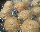 Foto langkah ke 3 dari resep Bakso ayam goreng merekah.