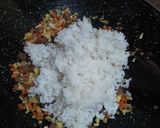 Foto langkah ke 3 dari resep Nasi Goreng Wortel.