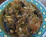 Foto langkah ke 6 dari resep Tongkol Tumis Pedas Cabai Hijau.