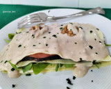 Foto del paso 6 de la receta: Lasaña fría de rúcula, salmón, mozzarella y salsa de queso con nueces