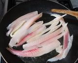 Foto del paso 3 de la receta: Pescado en salsa napolitana