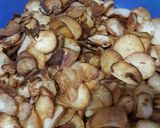 Foto langkah ke 2 dari resep Keripik singkong pedas.