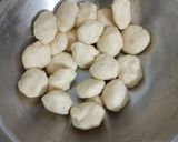 A picture of step 4 of Lilva(pigeon peas) kachori.