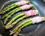 Foto del paso 2 de la receta: Espárragos con bacon
