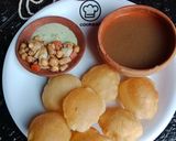 A picture of step 3 of Puchka Puri.