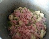 Foto del paso 4 de la receta: Pollo salteado con panceta, verduras y arroz