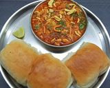 A picture of step 7 of Matki Usal Paav.