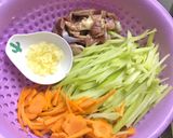 Hình bước làm 1 của món Day 11 : Mề gà xào su su, gà xào nấm_eat1000