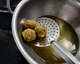முந்திரிக் கொத்து ரெசிபி ஸ்டேப் 8 புகைப்படம்