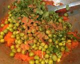 A picture of step 6 of Carrot Peas curry.