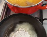 Habart savanyú káposzta kölessel házi füstölt kolbásszal (lepirított lisztes habarással) recept fázis 2 fotója