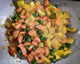 Foto langkah ke 4 dari resep Vegetable Curry.
