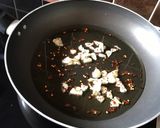 Foto del paso 2 de la receta Espaguetis de calabacín al ajillo picante • Plato saludable y vegano
