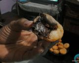 Foto langkah ke 8 dari resep Donat isi cokelat oreo.