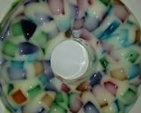 Foto langkah ke 5 dari resep Puding susu mozaik.