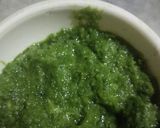 લીલું લસણ અને કોથમીર ના થેપલા (Green Garlic Coriander Thepla Recipe In Gujarati)☺️ રેસીપી સ્ટેપ2ફોટો