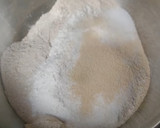 Foto del paso 1 de la receta: Pan de molde integral 🍞🖤