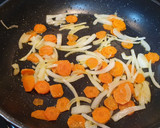 Foto del paso 2 de la receta: Espaguetis de calabacín a la marinera