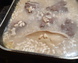 Foto del paso 1 de la receta: Locro de maíz blanco y porotos