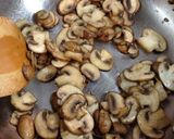 A picture of step 23 of Sauerbraten (Burgunderbraten) with Mushrooms.