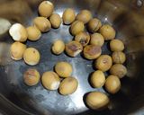 Hình bước làm 1 của món Thịt kho trám