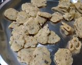 खस्ता मठरी (Khasta mathri recipe in hindi) रेसिपी चरण 5 फोटो