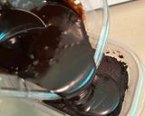 Gambar langkah 5 resipi Kek Chocolate Moist 2-Minit guna Microwave.