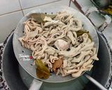 Foto langkah ke 1 dari resep Usus Ayam Bumbu Merah.