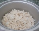 Gambar langkah 2 resipi Nasi goreng kunyit udang kering.