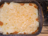Moussaka. Tenía restos de carne del sábado, y papas. Agregue berenjenas y listo