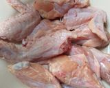 Foto langkah ke 2 dari resep Ayam kecap bumbu iris.