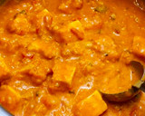 A picture of step 3 of Mutter paneer masala.