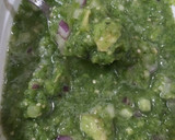 Foto del paso 6 de la receta: Salsa verde cruda con aguacate