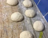 Foto del paso 2 de la receta: Bollos de pizza para freezer con levadura MasaMadre