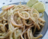 Foto del paso 8 de la receta: Pasta con gambas en salsa de aguacate y leche de coco