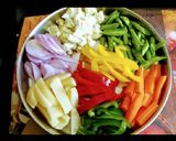 A picture of step 1 of Vegetable jalfrezi.