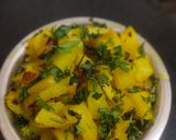 A picture of step 2 of Raw papaya fry.