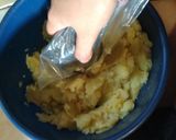 Foto langkah ke 1 dari resep Stik Kentang Keju.
