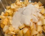 Hình bước làm 2 của món Apple Jam (Mứt táo)