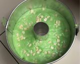 Foto langkah ke 5 dari resep Chiffon pandan keju.