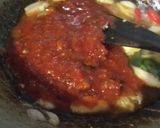 Foto langkah ke 6 dari resep Ikan sarden goreng saus pedas.