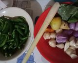Foto langkah ke 2 dari resep Ayam rica-rica cabe ijo.