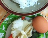 Foto langkah ke 1 dari resep Omelet Nasi (Rice Omelette).