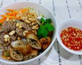 A picture of step 3 of Lemongrass Beef Noodle Salad with Egg Rolls.