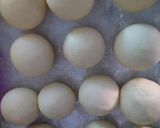 Foto langkah ke 7 dari resep Donat empuk tanpa telur.
