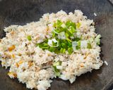 Foto langkah ke 4 dari resep Sinangag (Nasi Goreng Bawang Putih Filipina).